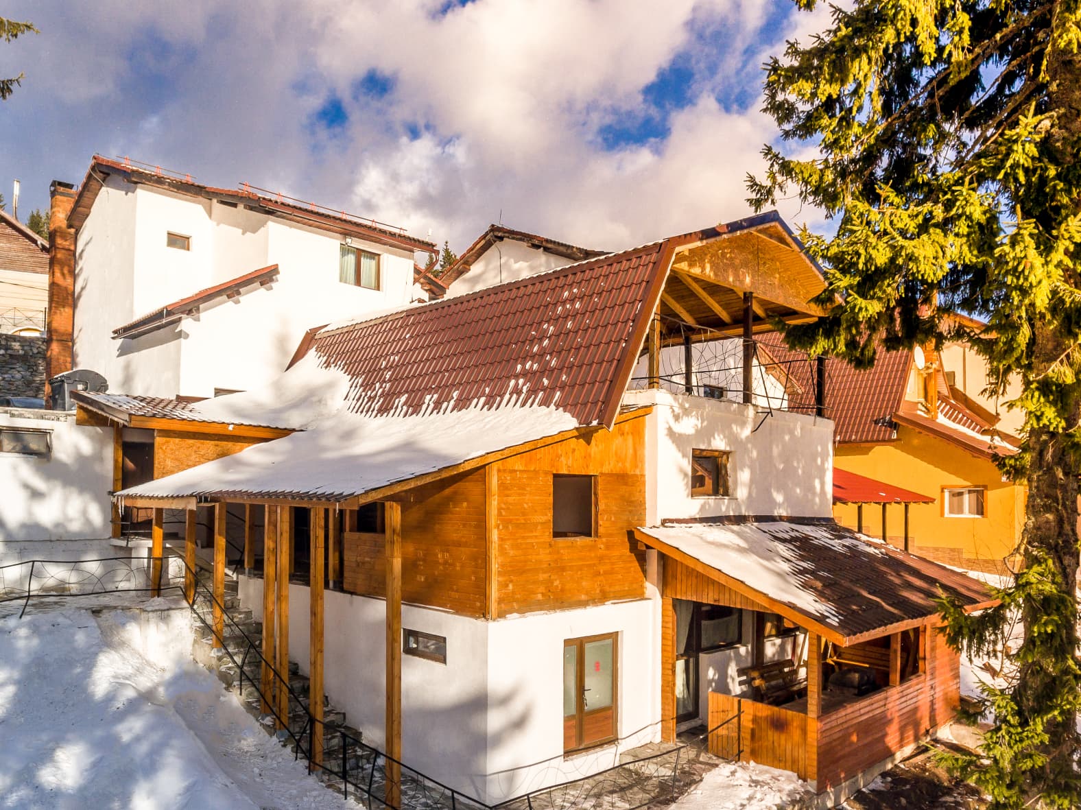 Exterior PGM Spa Lounge in Ranca